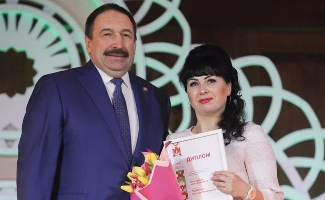 Flowers and declarations of love: Tatarstan women accept congratulations on the eve of March 8