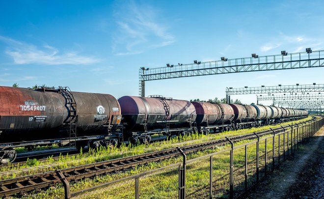 Russia boosts oil production by 100,000 bpd in June