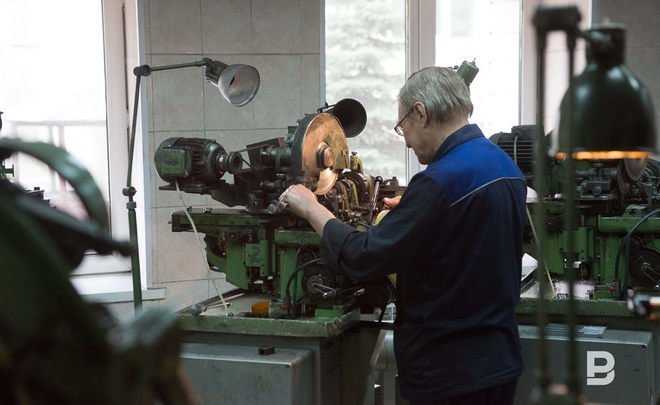 ''85% of citizens are 'outside the brackets' due to the current pension reform. They are thrown overboard''