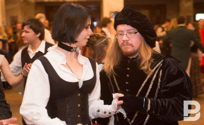 2016 Zilantcon: performance of Melnitsa, ball of Game of Thrones and bride for Henry VIII