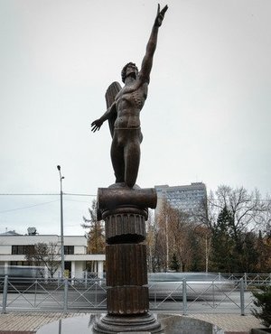 ''Flying Tatar man'' lands near theatre