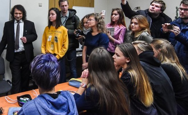 ''Today both Navalny and United Russia are fighting over children''