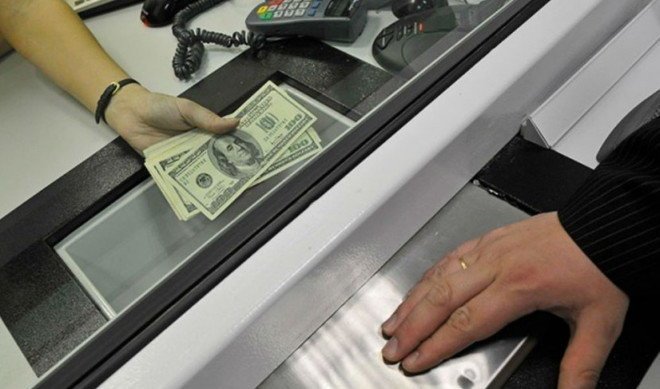 From bankers’ life. Russians interested in foreign currency, and suddenly cheapened Sberbank