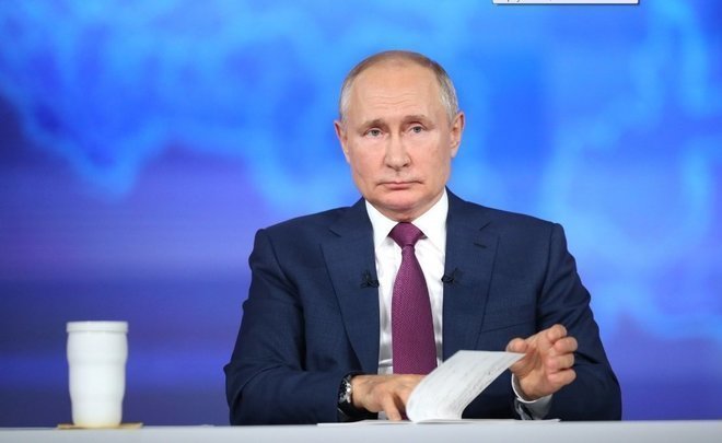 Vladimir Putin: 'If there is gas at mayor's dacha, then there is a pipe nearby'