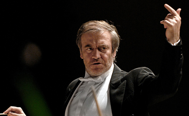 Valery Gergiev presents The Firebird to citizens of Kazan