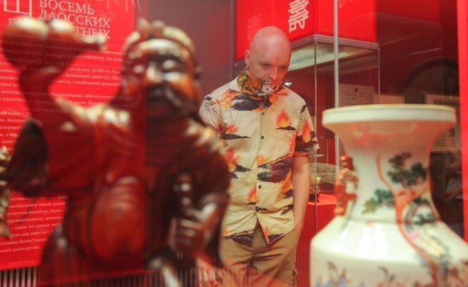 To Hermitage for luck: world’s elephants, longevity mushrooms and careerist carp