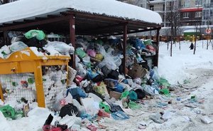 Snow-covered Kazan drowning in mountains of garbage