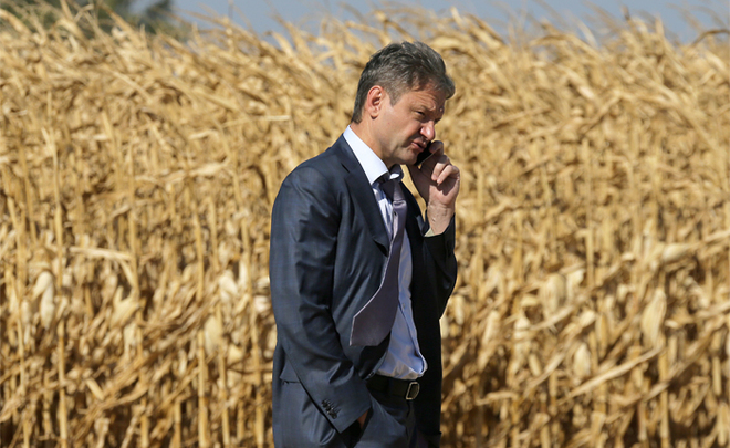 Here's a nice how-d'ye-do! Alexander Tkachyov to tie the farmers to their land for a long term