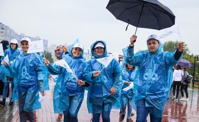 To the accompaniment of rain: Nizhnekamskneftekhim celebrates its 52nd anniversary