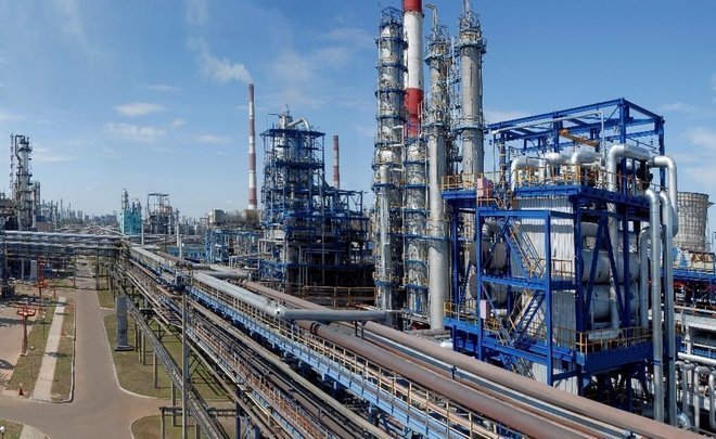 First oil refinery of Tatarstan — RealnoeVremya.com