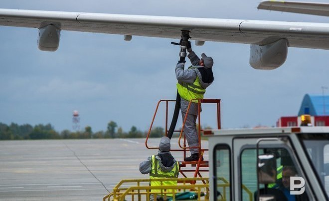 Russian airlines complain about soaring fuel prices at airports