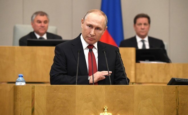‘Putin is postponing his holiday’: what political experts think of extending the presidential term