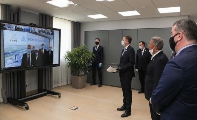 In touch with president: how Nizhnekamskneftekhim celebrates professional holiday