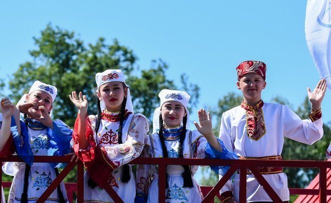 ''Most High gave the Tatars two wings – the Russian and Tatar languages. Why make ourselves disabled by losing one?''