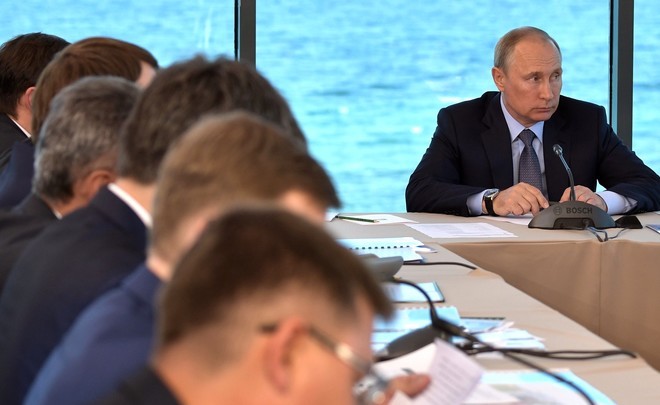 The Report Politburo 2.0: opinions of political strategists and political analysts
