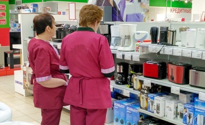 Echo of 'black Monday': stores of household appliances preparing for rising prices and a rush