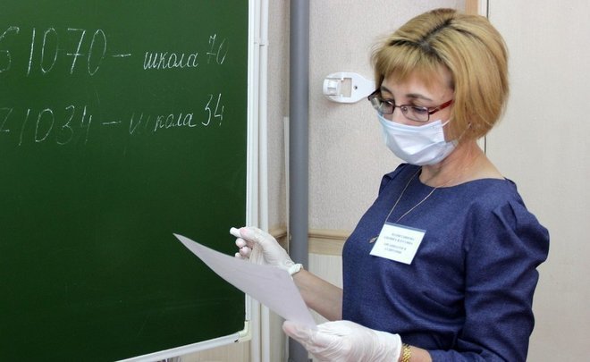 Equated to doctors: how Tatarstan teachers celebrate 'Covid-19' Teacher's Day