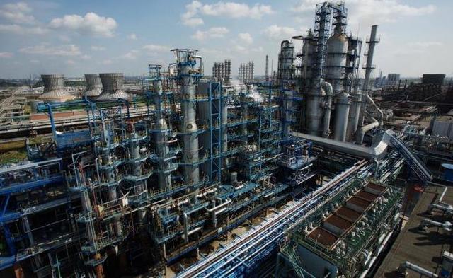 TAIF-NK: development indicator of petroleum refinery of Tatarstan