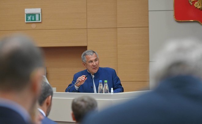 Rustam Minnikhanov: ‘It’s good that shopping malls close, women will at least save money there’