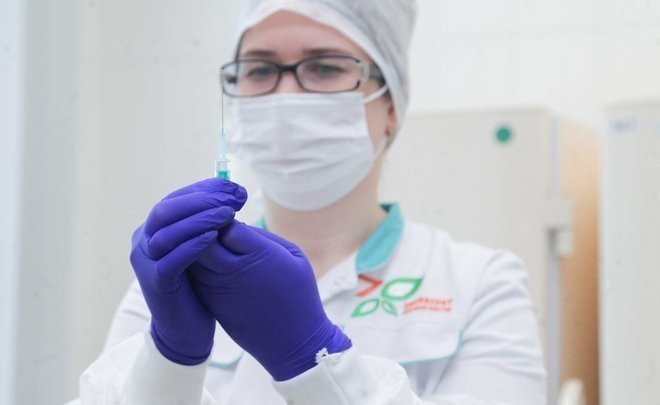 Pro-vaxxers at loggerheads with anti-vaxxers in Tatarstan