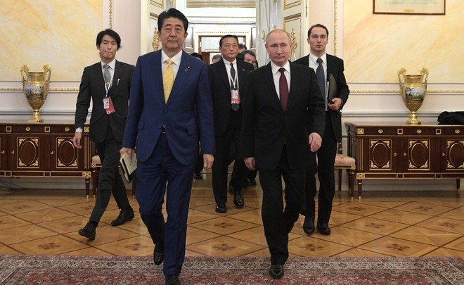 ''Handing over the Kuril Islands is hara-kiri for Putin''