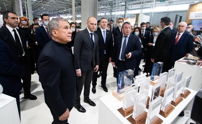Cadres are key: main topic of board meeting of Ministry of Industry and Trade — vocational training