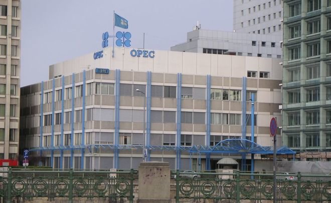 OPEC considering return to production cuts due to slumping oil prices