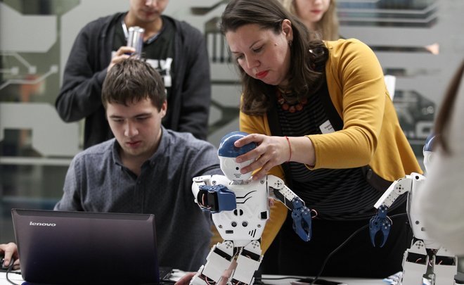 'The fact that today 90% of jobs are occupied by people is an insult to start-up community'