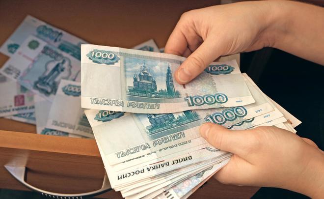 Who pressed ruble: Trump, Rosneft or holidaymakers?