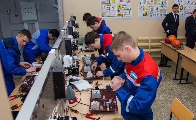 Nizhnekamskneftekhim breaks stereotypes. Why young people go to work at the plant?