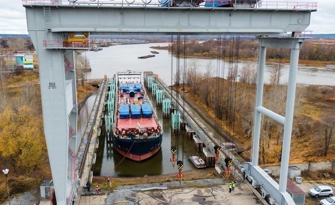 Three countries and 3,000 km: delivery of another lot of equipment to Nizhnekamskneftekhim’s ethylene plant
