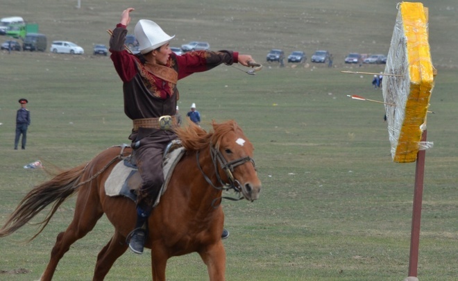 Rustam Minnikhanov sends Tatarstan archers to World Nomad Games