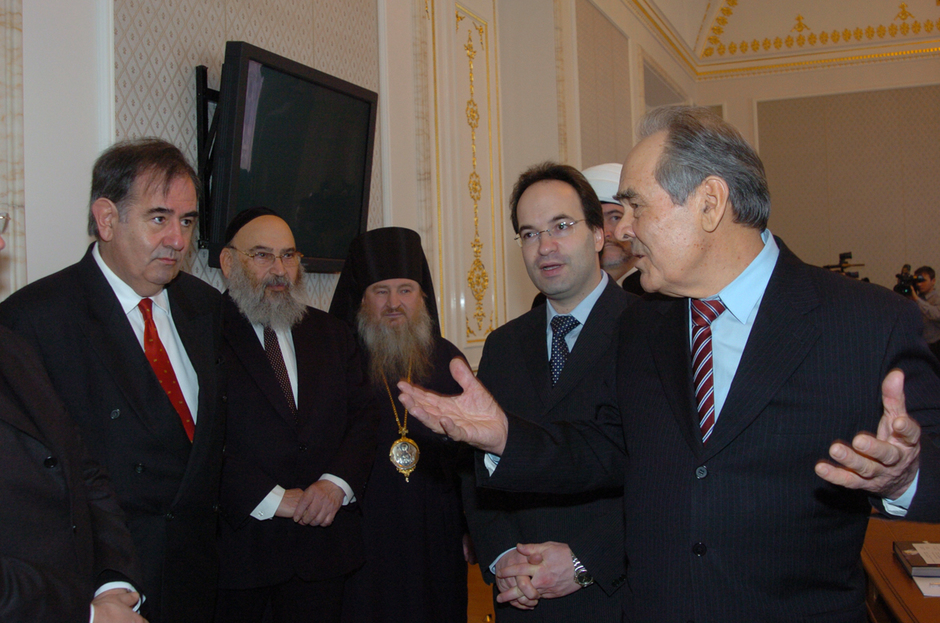With Council of Europe's Human Rights Commissioner Alvaro Gil-Robles, 2006