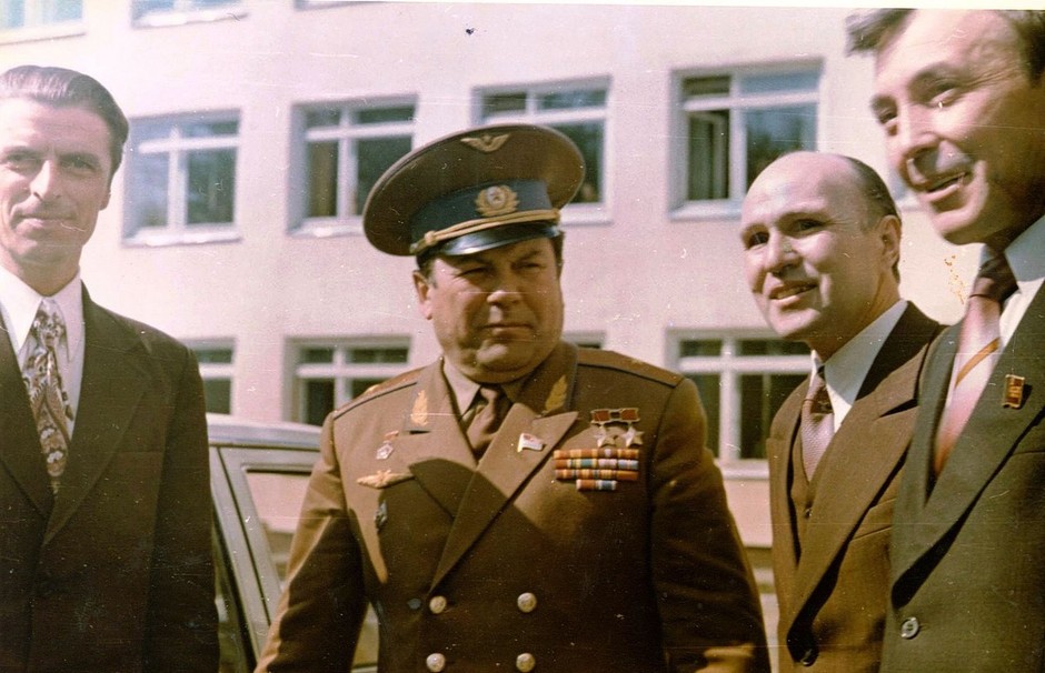 Pilot-cosmonaut P. R. Popovich with employees of the Kazan production association Tasma named after V. Kuibyshev, Kazan. 1977