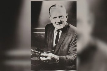 Meindert De Jong: “I write children's books… and I don't go hungry”