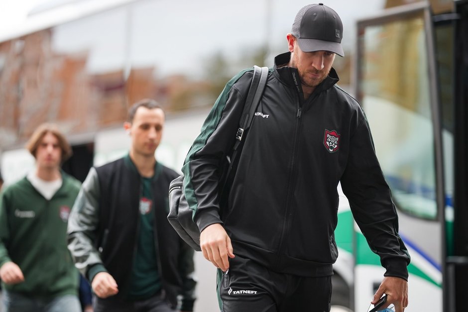 Khmelyovsky to center or a chance for Saberzyanov? How “Ak Bars” will change with Hayes's departure