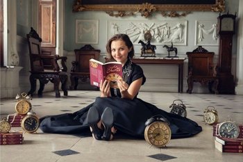 The investigation is conducted by a brisk aristocrat and a rather foolish police officer