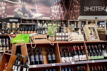 WB instead of corner shops: wine delivery to pickup points kill local liquor stores?