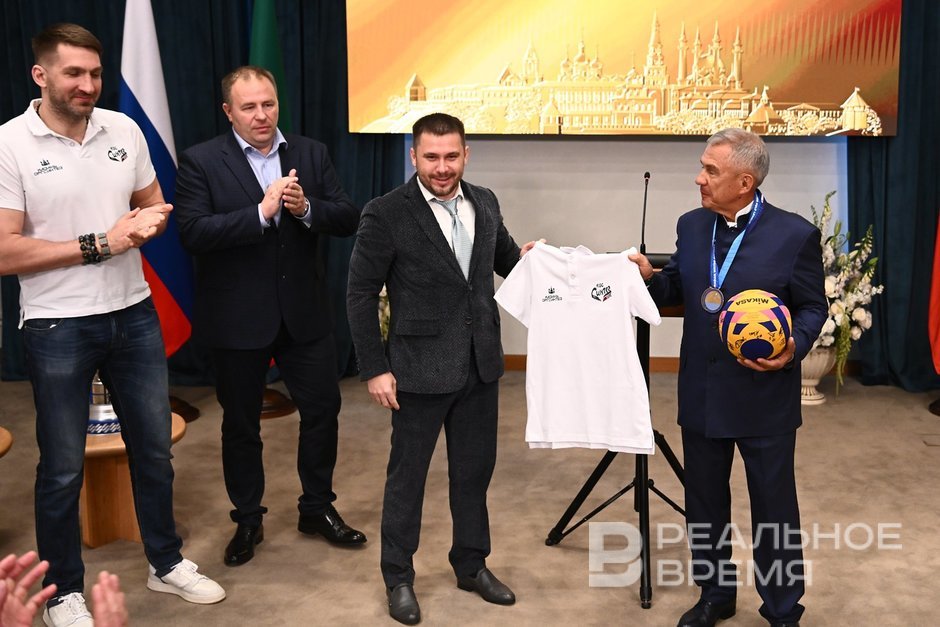 Rustam Minnikhanov: “The successes of KOS-Sintez are a contribution to Tatarstan's prestige”